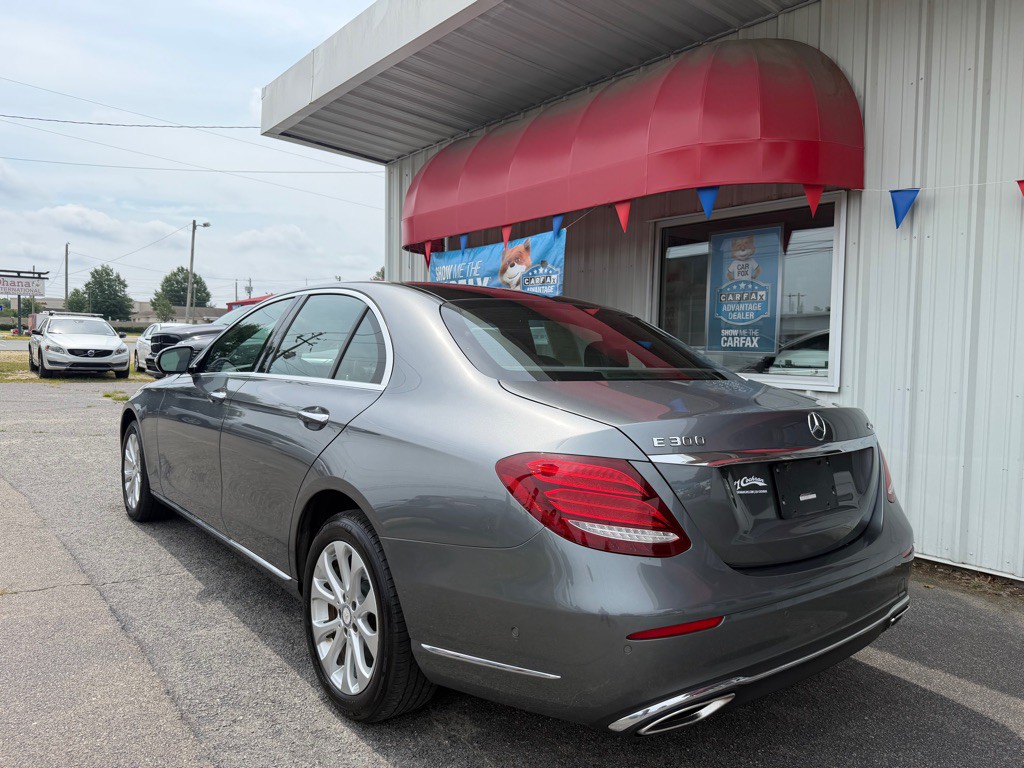 2017 Mercedes-Benz E-Class Image 5