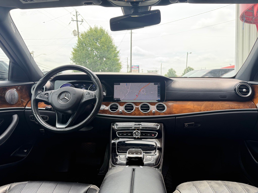 2017 Mercedes-Benz E-Class Image 9