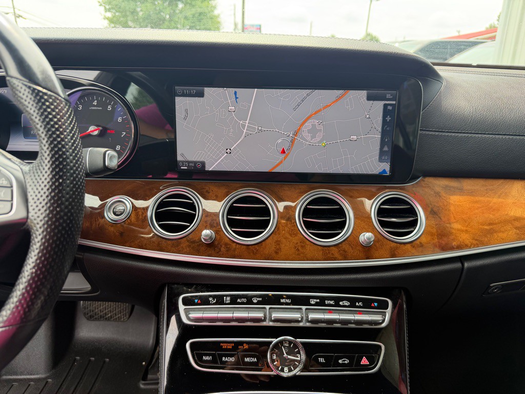 2017 Mercedes-Benz E-Class Image 14