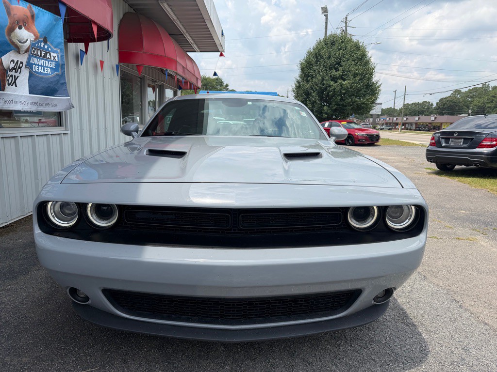 2022 Dodge Challenger Image 2