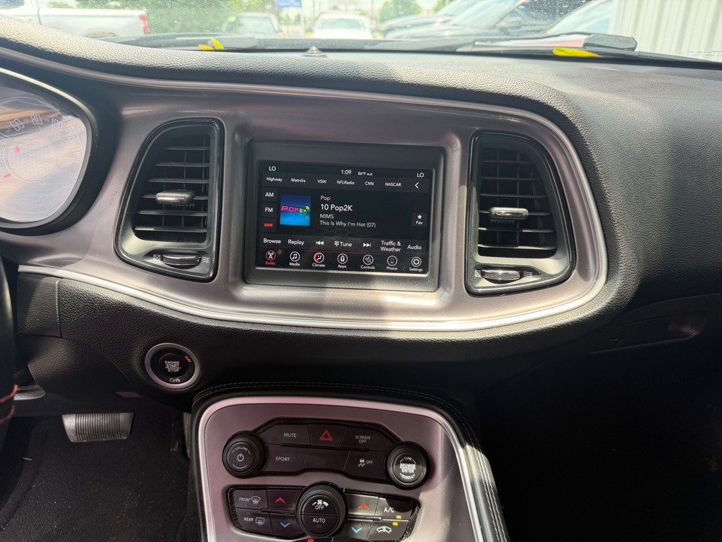 2022 Dodge Challenger Image 11
