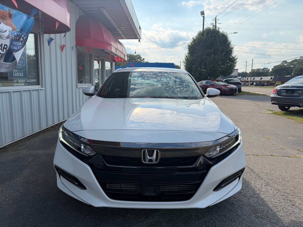 2019 Honda Accord Image 2