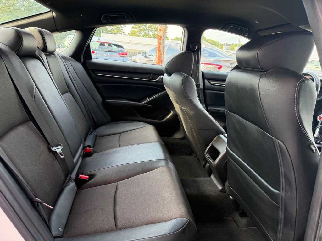2019 Honda Accord Image 8
