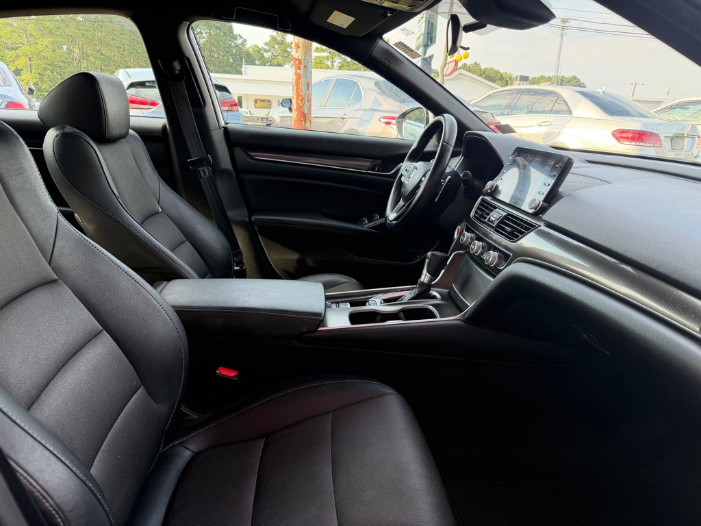 2019 Honda Accord Image 10