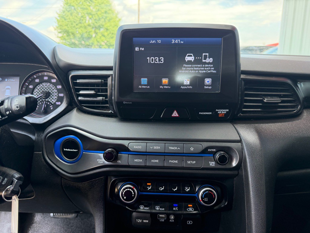 2019 Hyundai Veloster Image 13