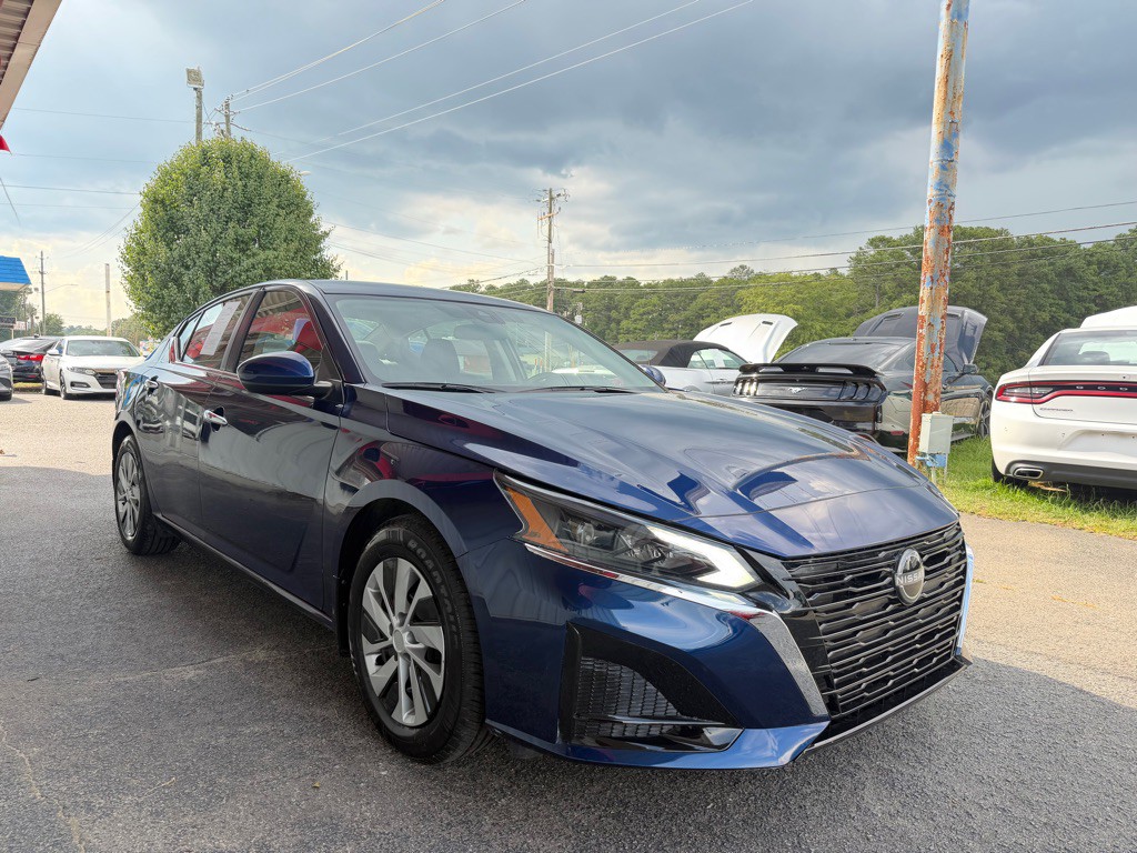 2023 Nissan Altima Image 3