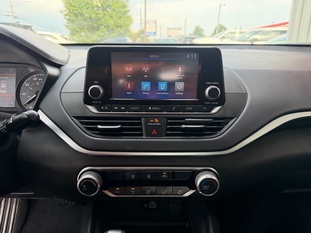 2023 Nissan Altima Image 11