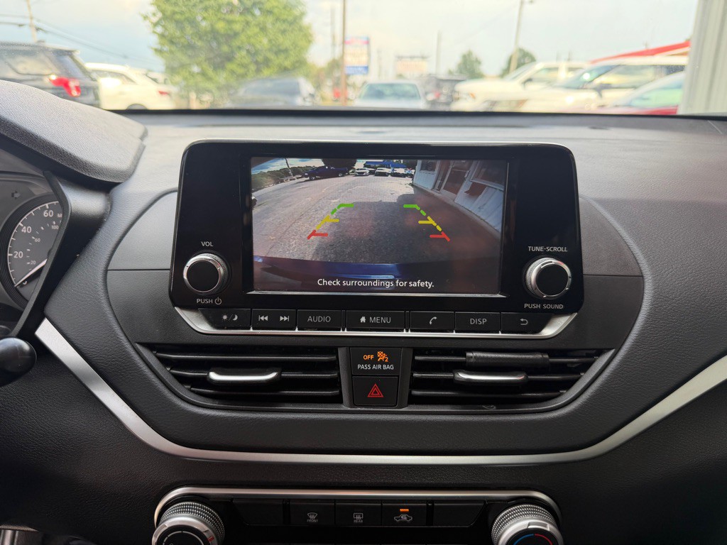 2023 Nissan Altima Image 12