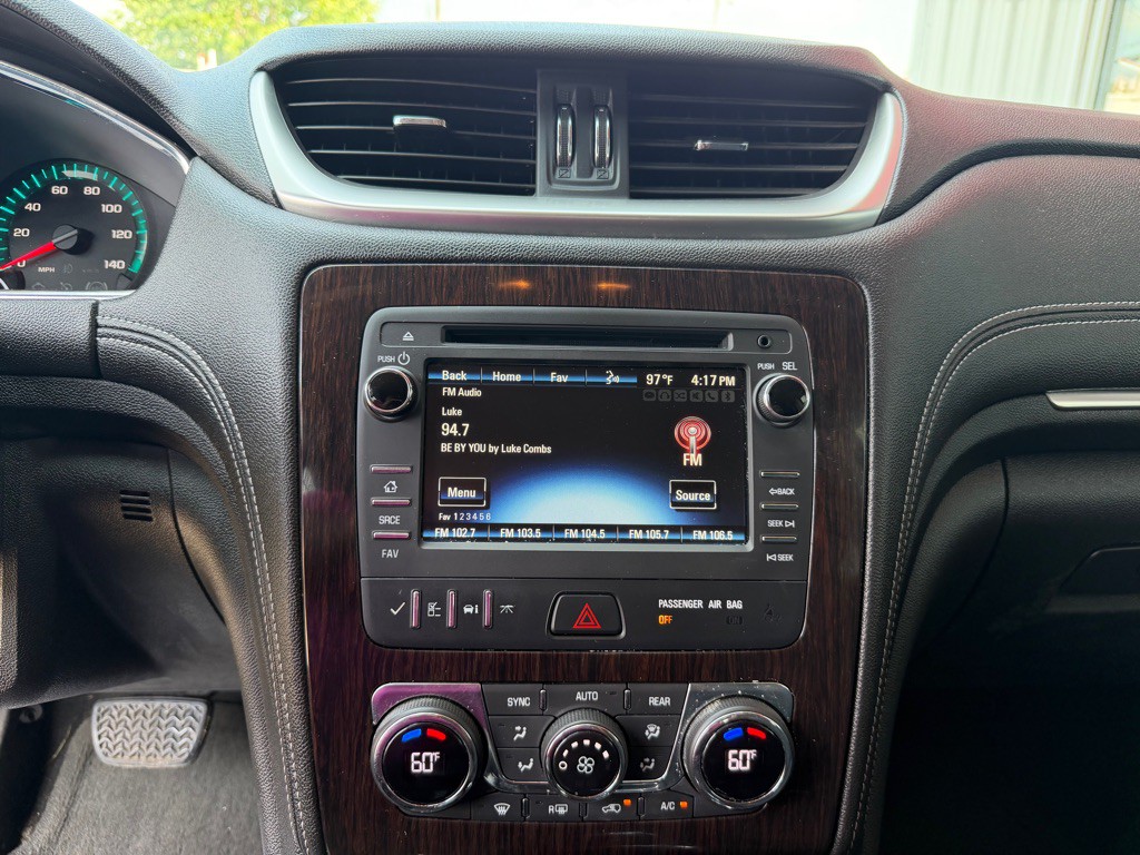 2017 Chevrolet Traverse Image 13