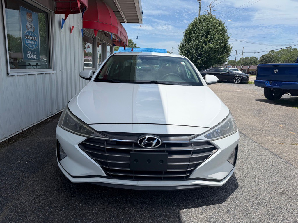 2019 Hyundai Elantra Image 2