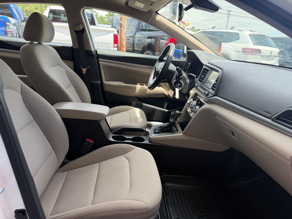 2019 Hyundai Elantra Image 9