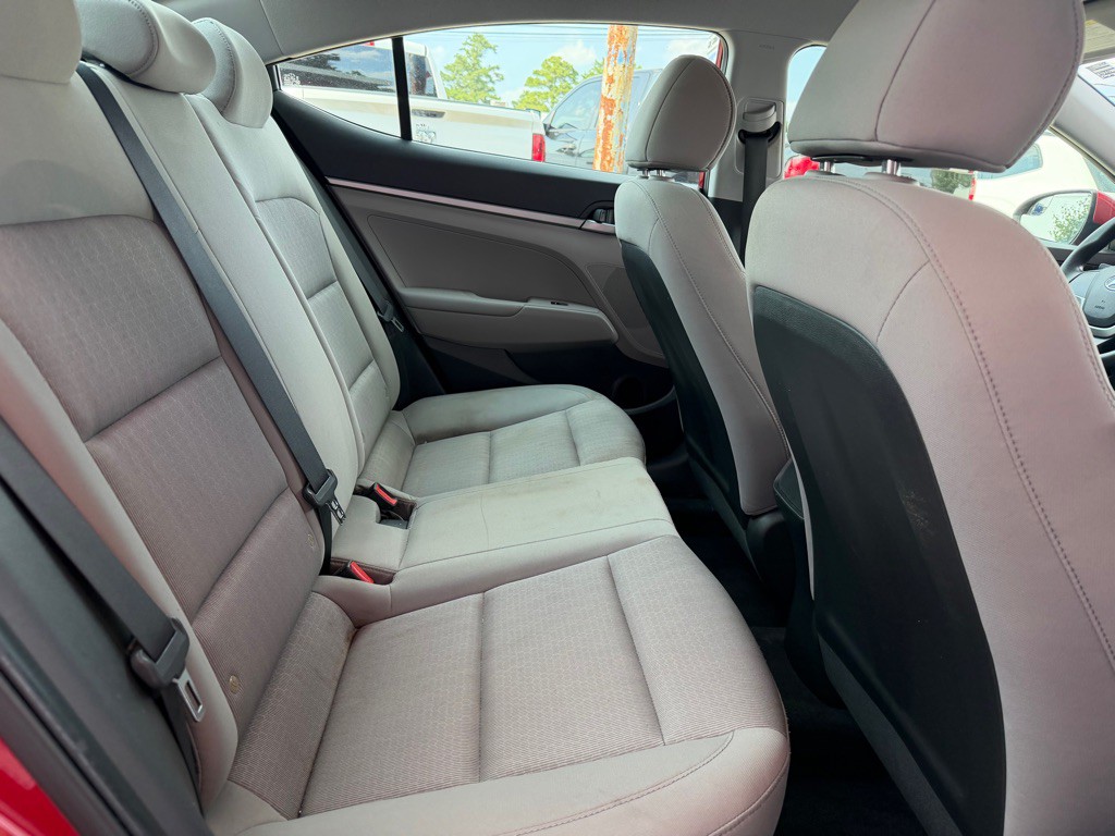 2017 Hyundai Elantra Image 8
