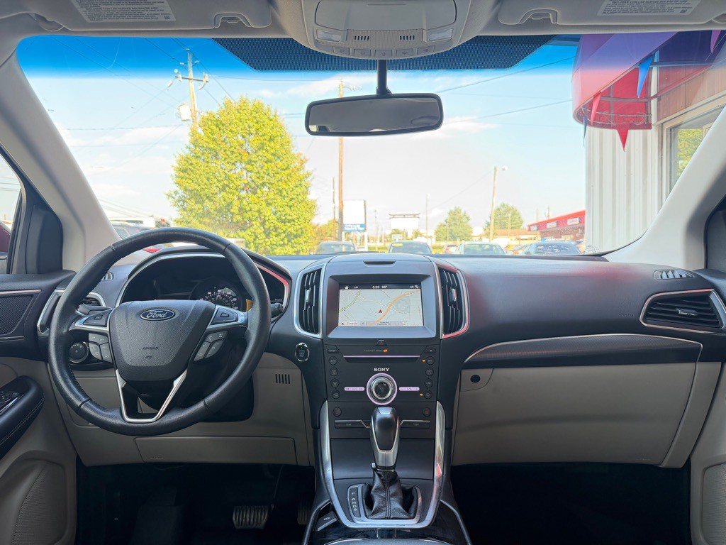 2018 Ford Edge Image 11