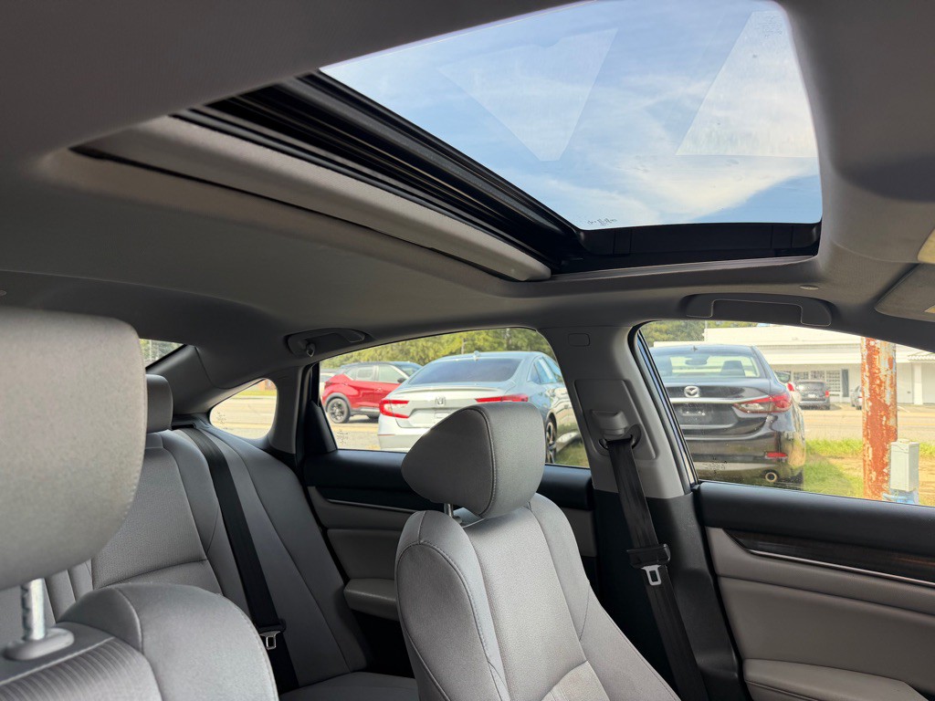 2020 Honda Accord Image 9