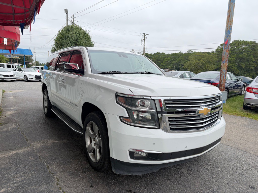 2016 Chevrolet Suburban Image 3