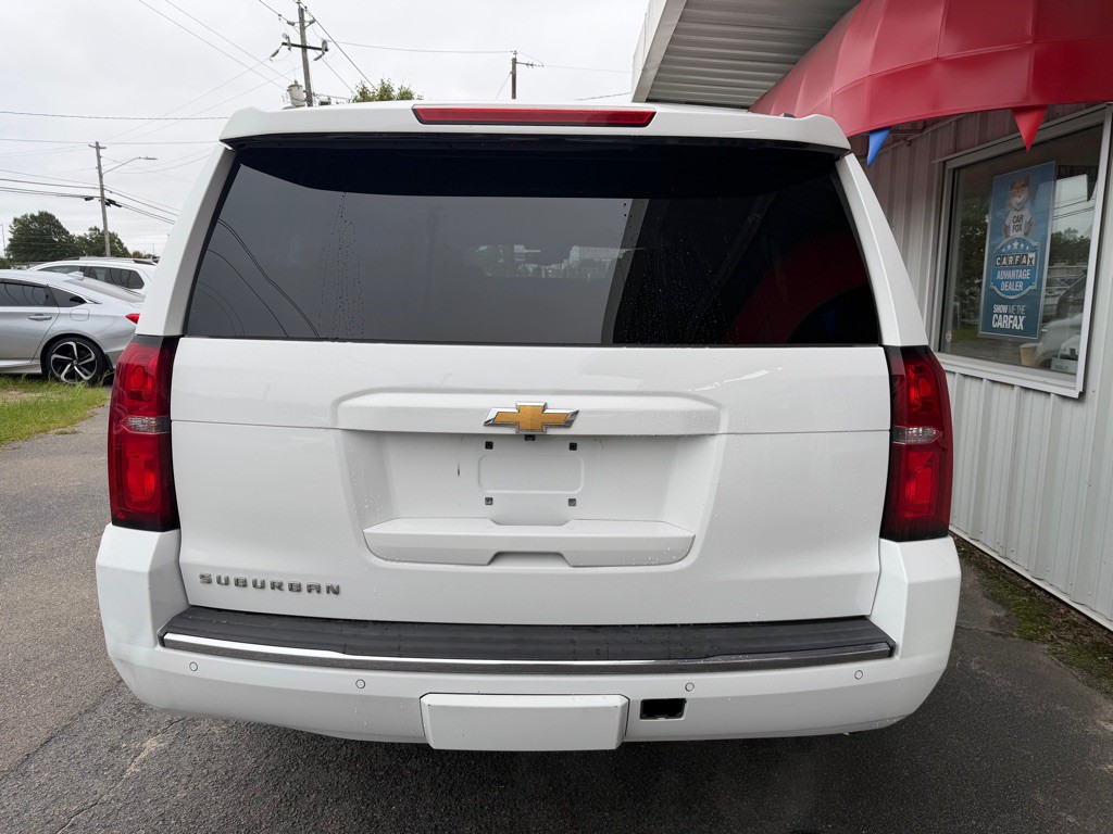 2016 Chevrolet Suburban Image 6