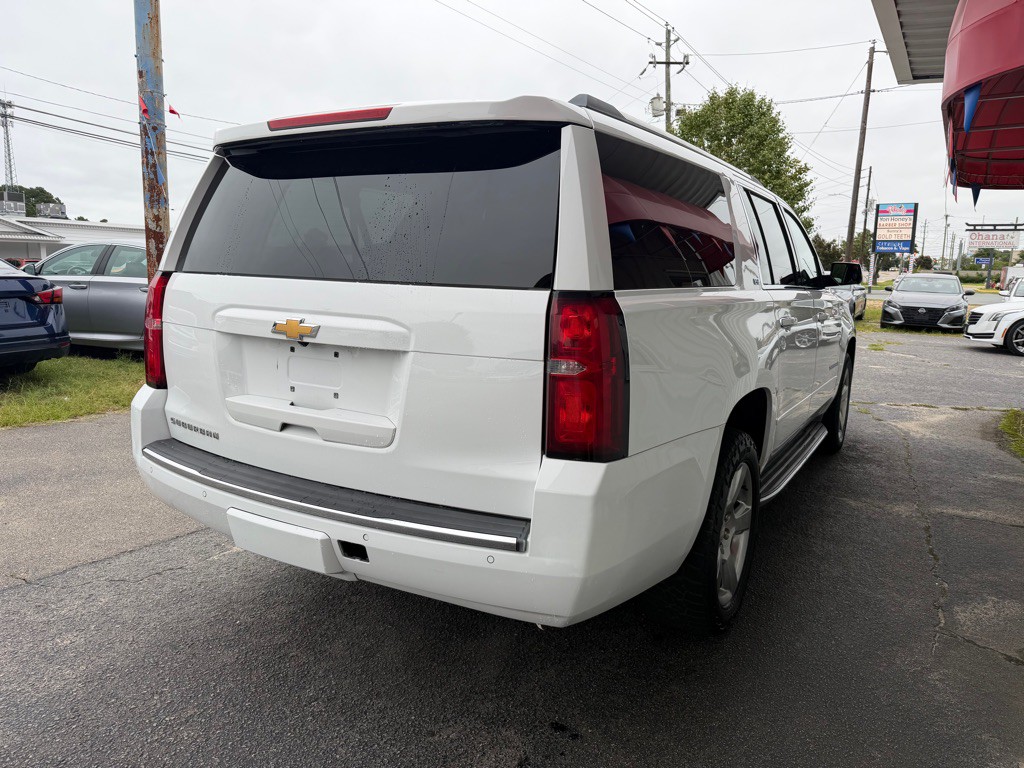 2016 Chevrolet Suburban Image 7