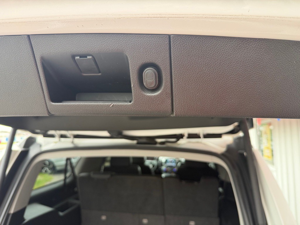 2016 Chevrolet Suburban Image 10