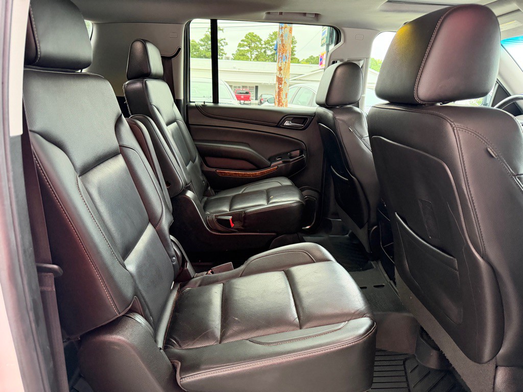 2016 Chevrolet Suburban Image 11