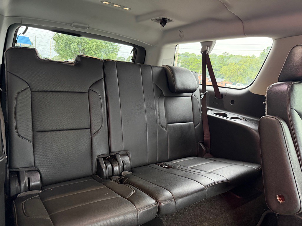 2016 Chevrolet Suburban Image 12