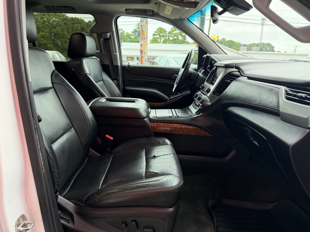 2016 Chevrolet Suburban Image 13