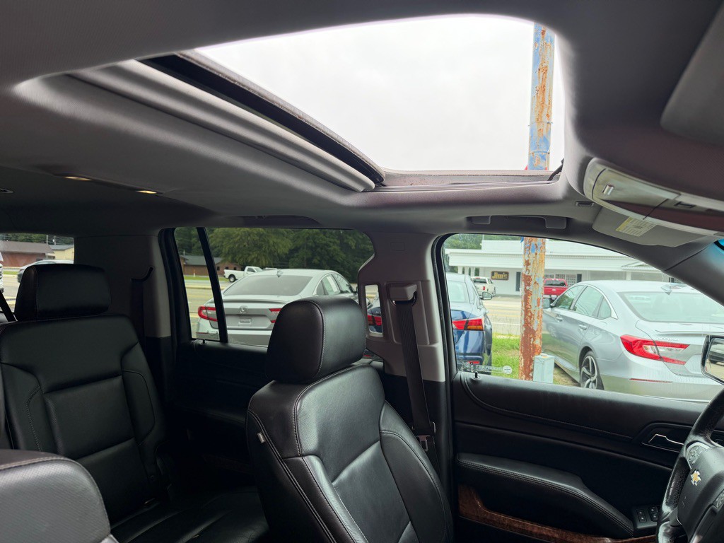 2016 Chevrolet Suburban Image 15