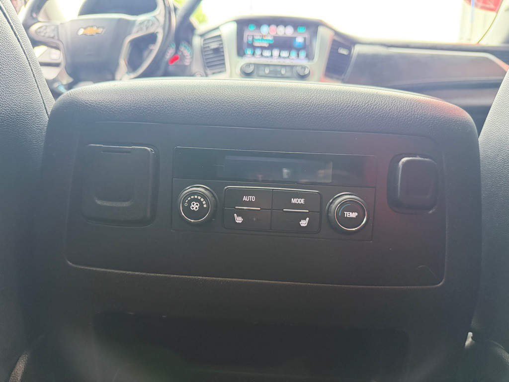 2016 Chevrolet Suburban Image 16