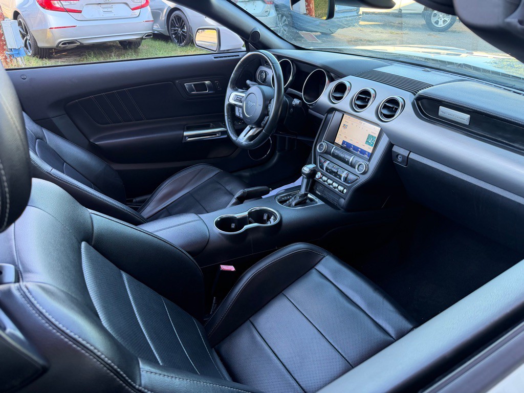 2021 Ford Mustang Image 17