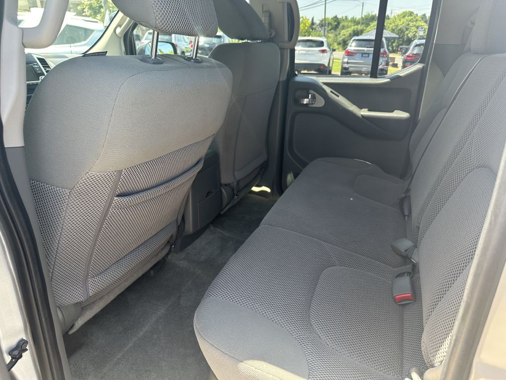2016 Nissan Frontier Image 10