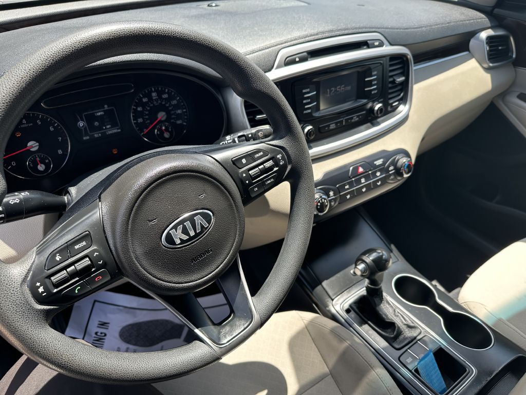 2017 Kia Sorento Image 12