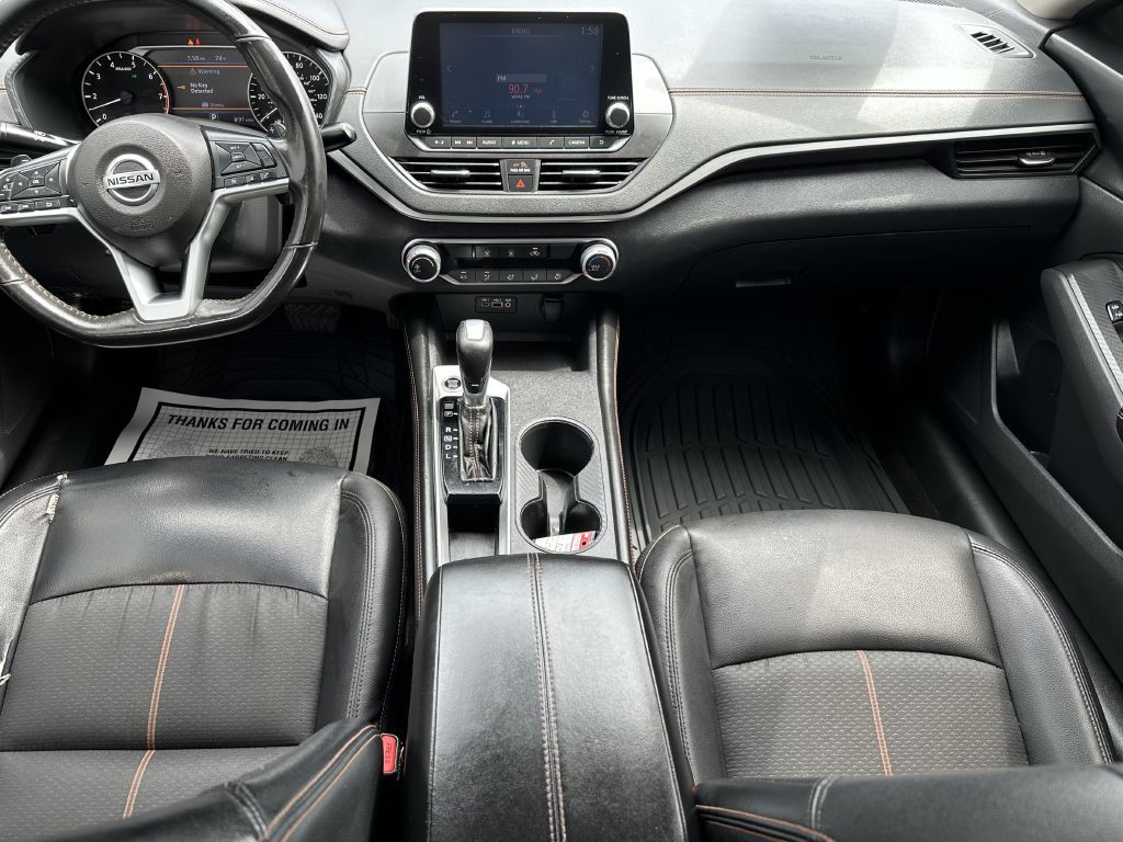 2022 Nissan Altima Image 10