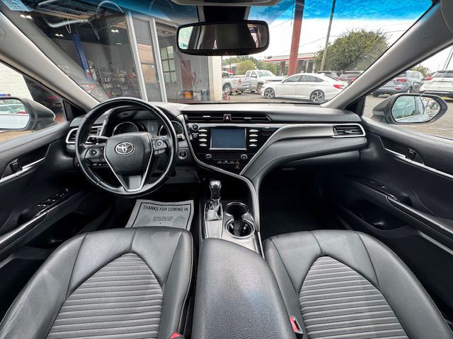2018 Toyota Camry Image 3