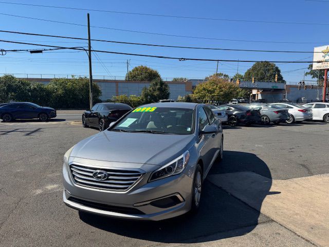 2017 Hyundai Sonata Image 1