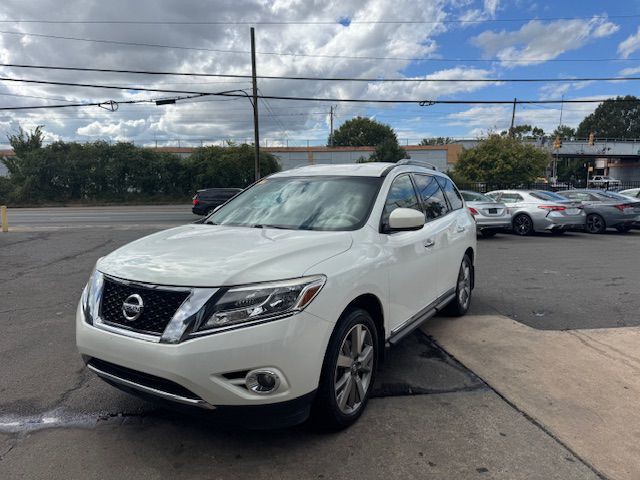 2014 Nissan Pathfinder Image 1