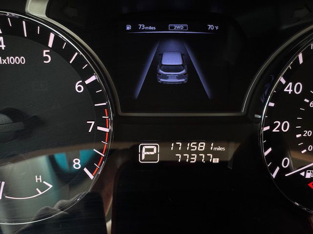 2014 Nissan Pathfinder Image 2