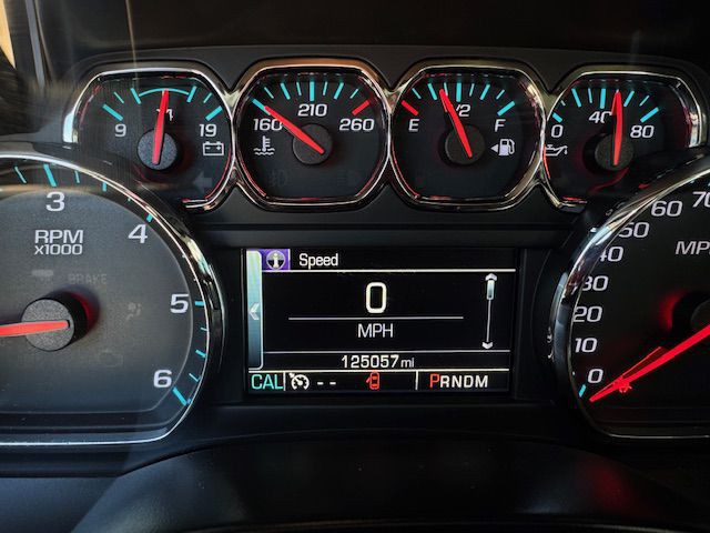 2016 Chevrolet Tahoe Image 2