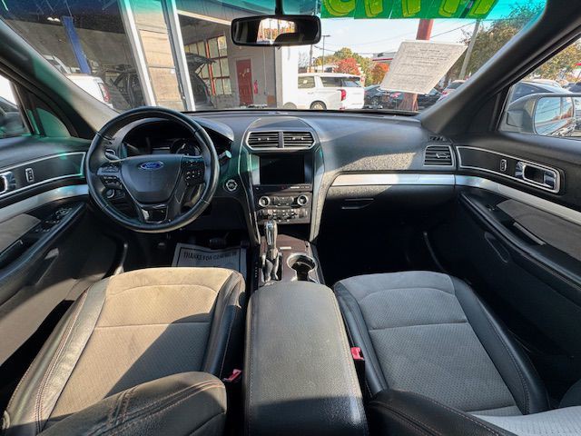 2017 Ford Explorer Image 3