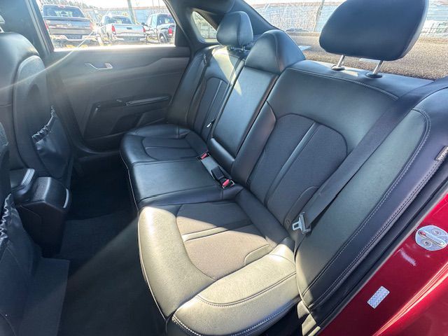 2021 Kia K5 Image 4