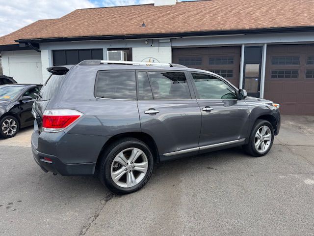 2013 Toyota Highlander Image 9