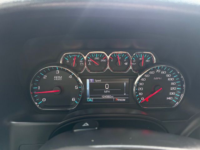 2016 Chevrolet Tahoe Image 2