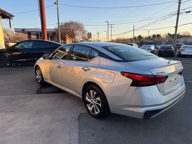 2023 Nissan Altima Image 5