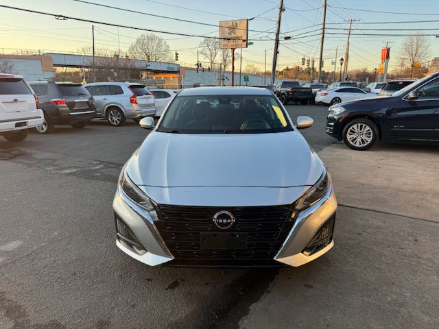 2023 Nissan Altima Image 8