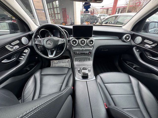 2016 Mercedes-Benz GLC-Class Image 3