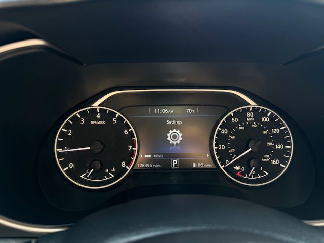 2016 Nissan Maxima Image 2