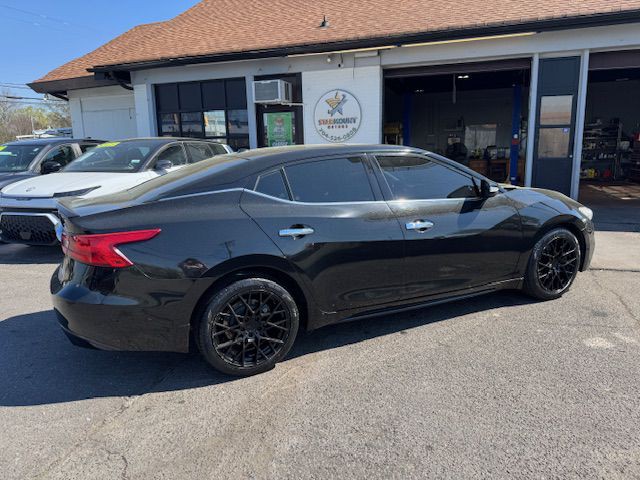 2016 Nissan Maxima Image 8