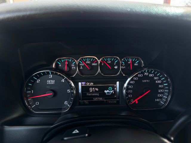 2015 Chevrolet Tahoe Image 2