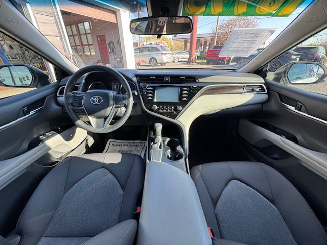 2018 Toyota Camry Image 3