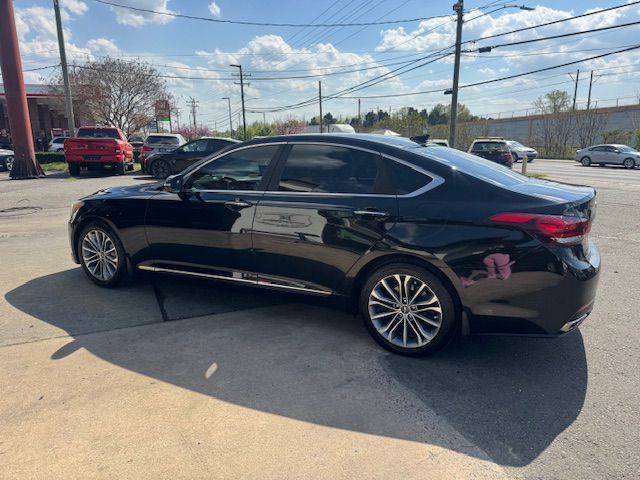 2015 Hyundai Genesis Image 5