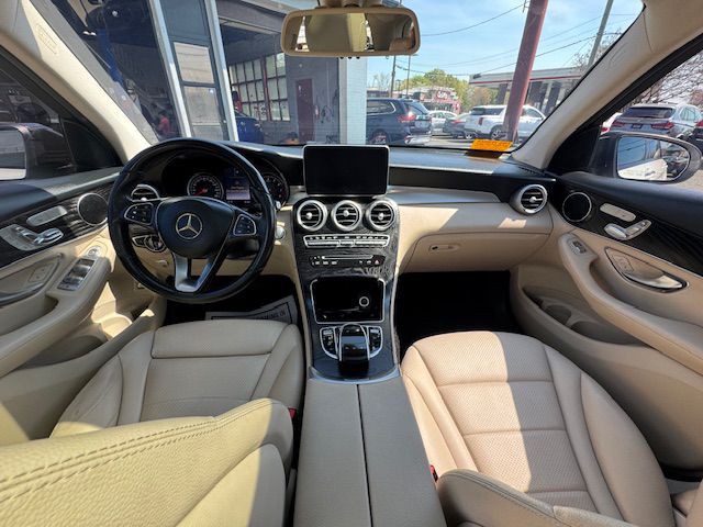 2016 Mercedes-Benz GLC-Class Image 2