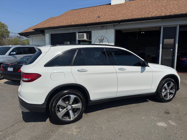 2016 Mercedes-Benz GLC-Class Image 8